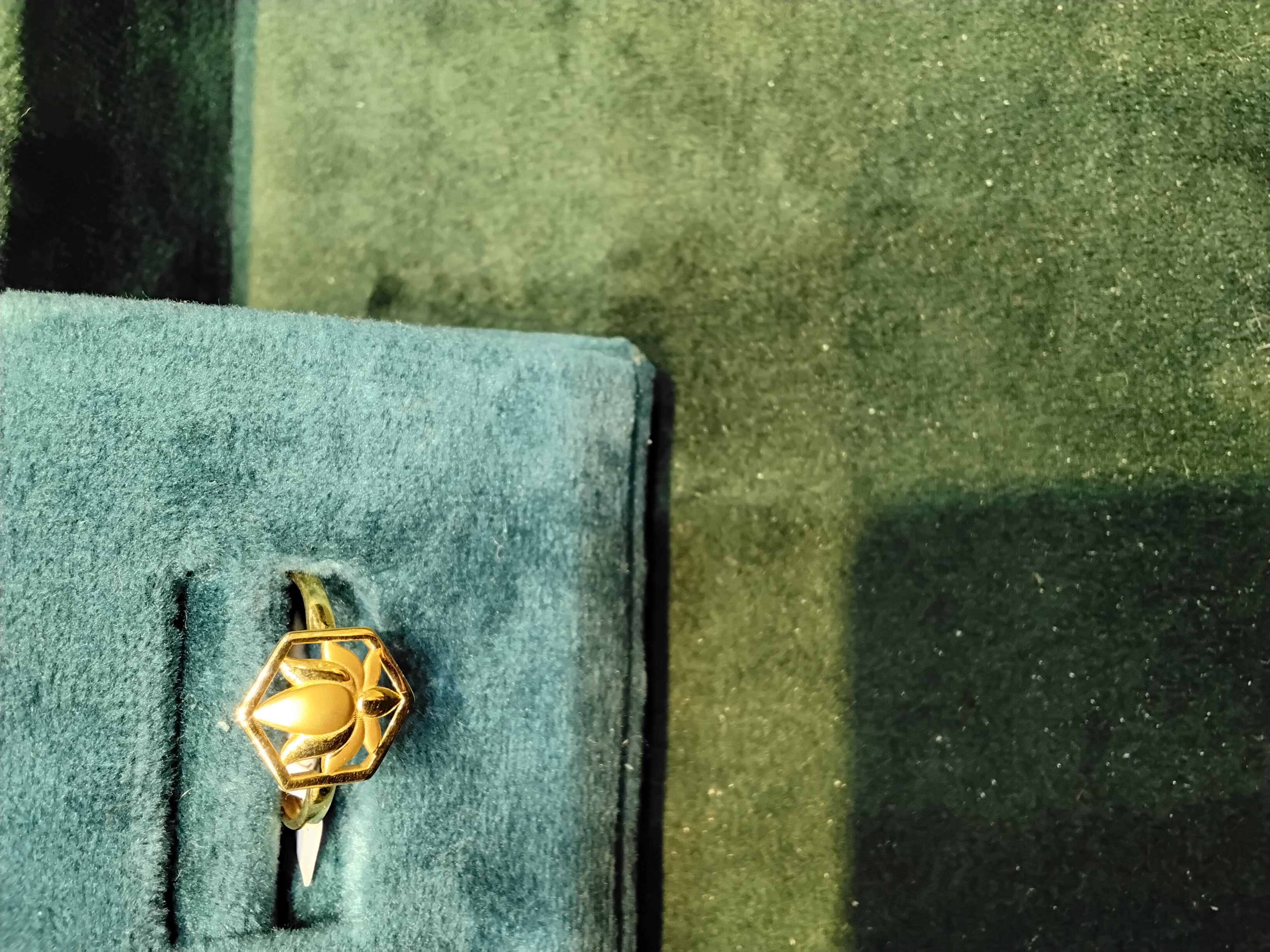 Ladies ring