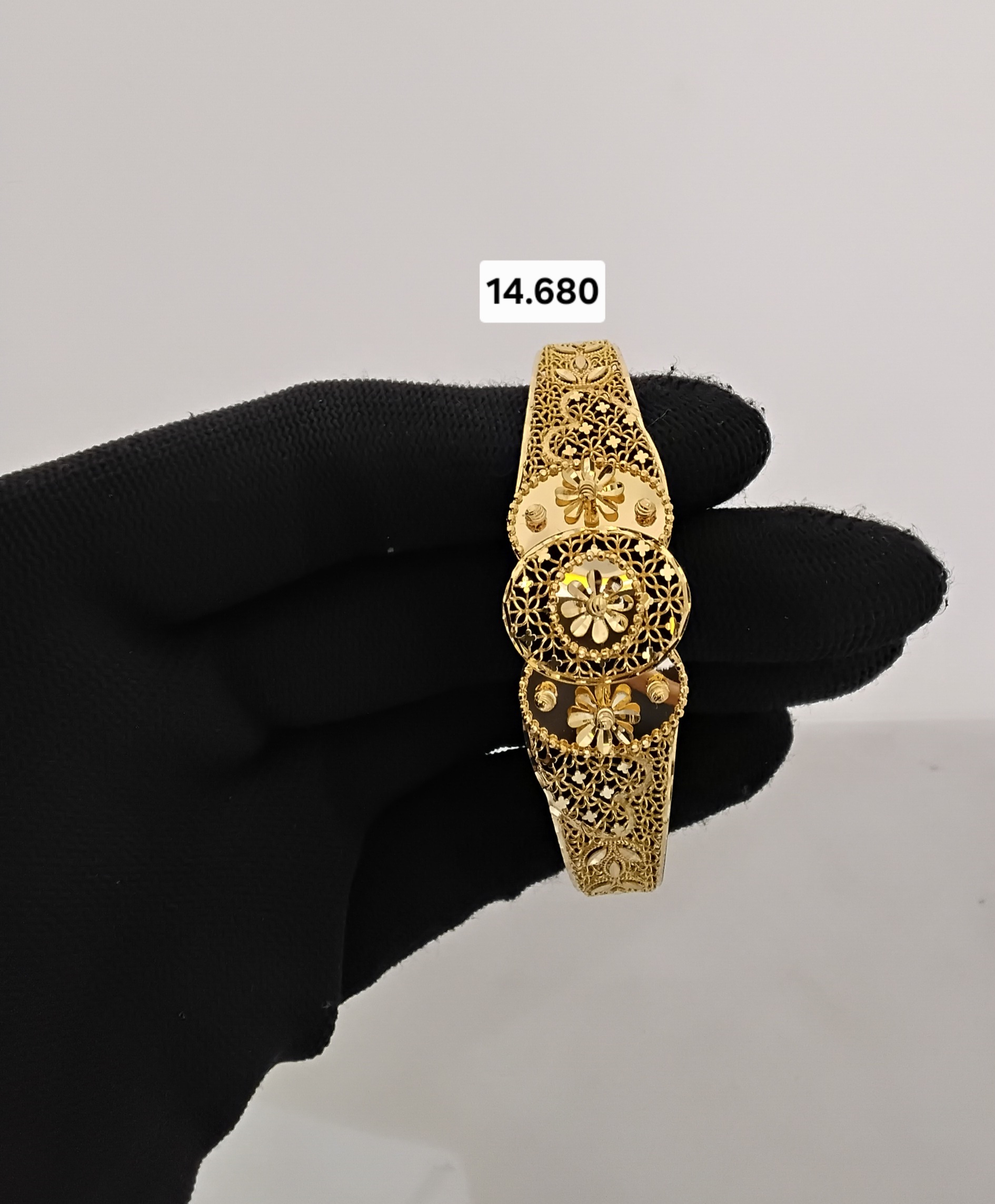 Gold bracelet 