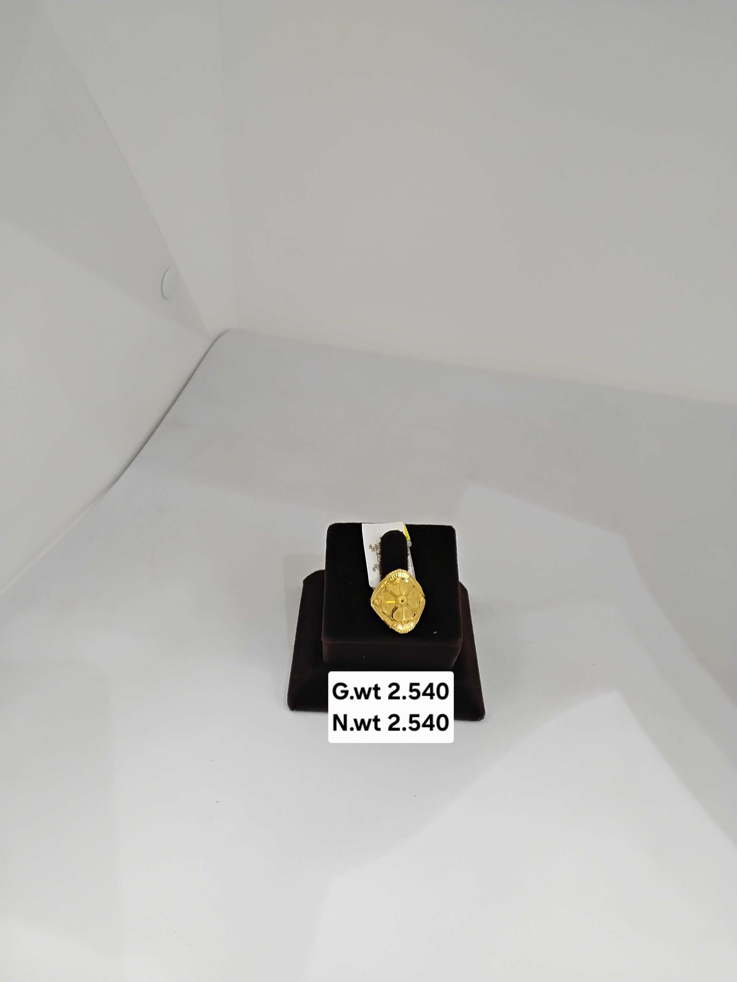 Ladies ring
