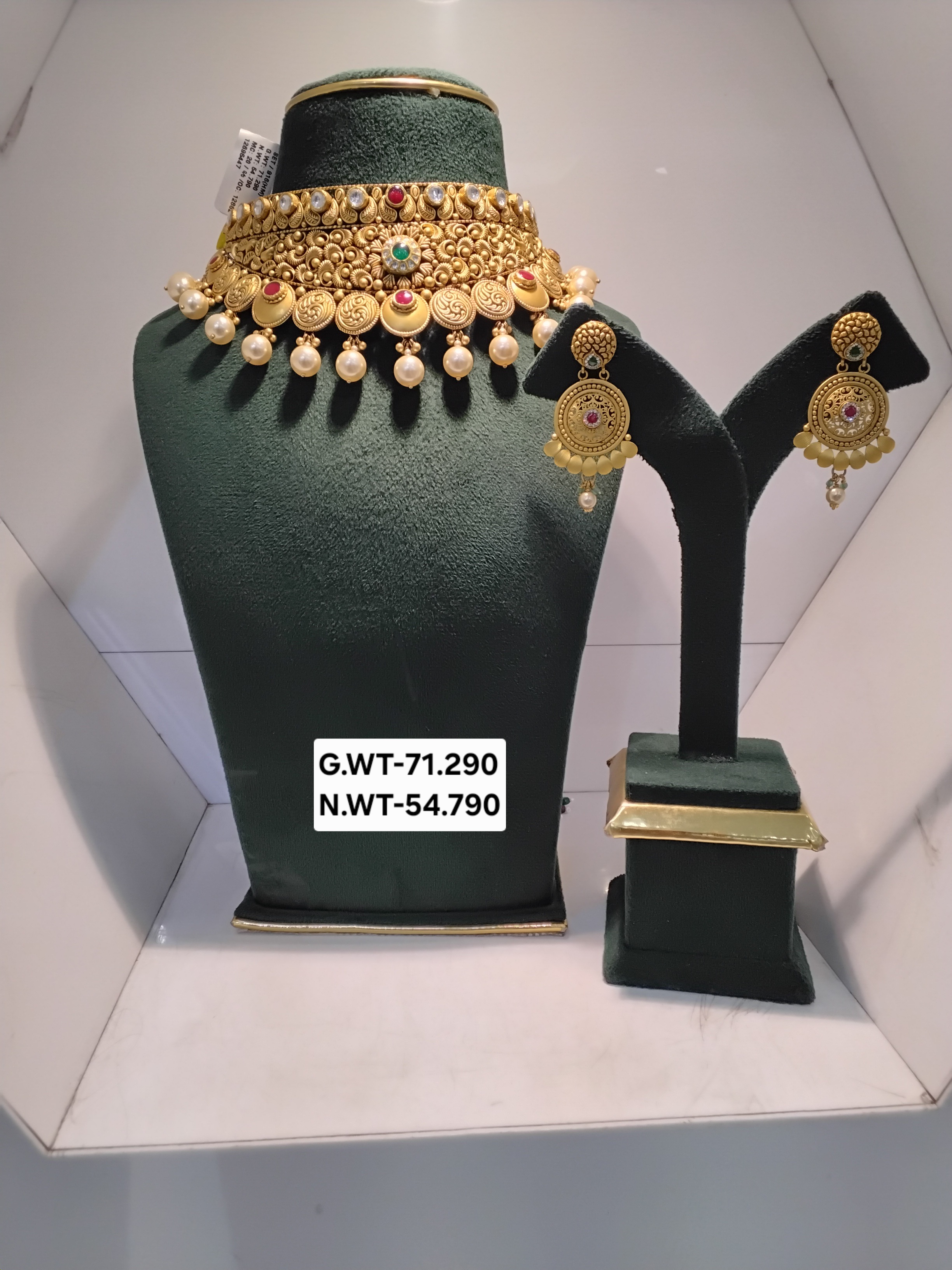 Necklace set 