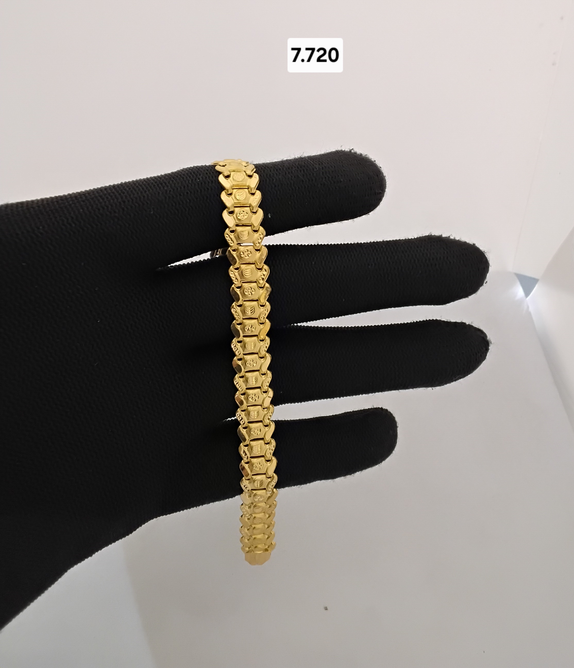 Gold bracelet 