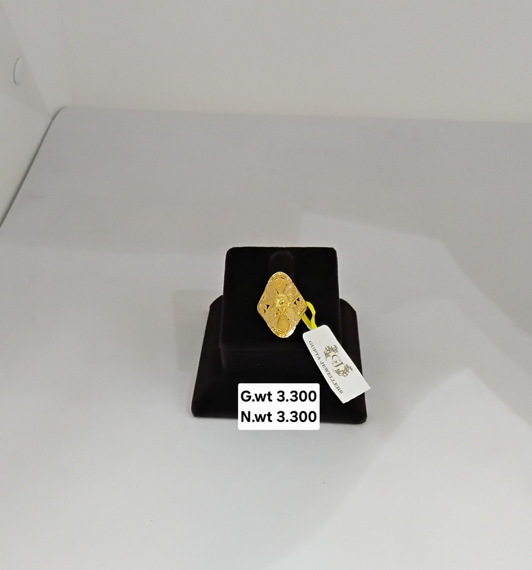 Ladies ring