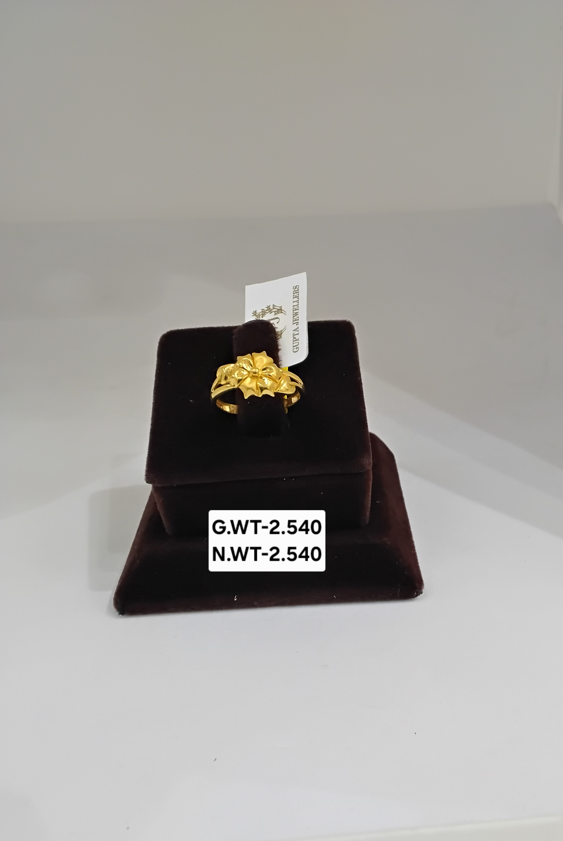 Ladies ring