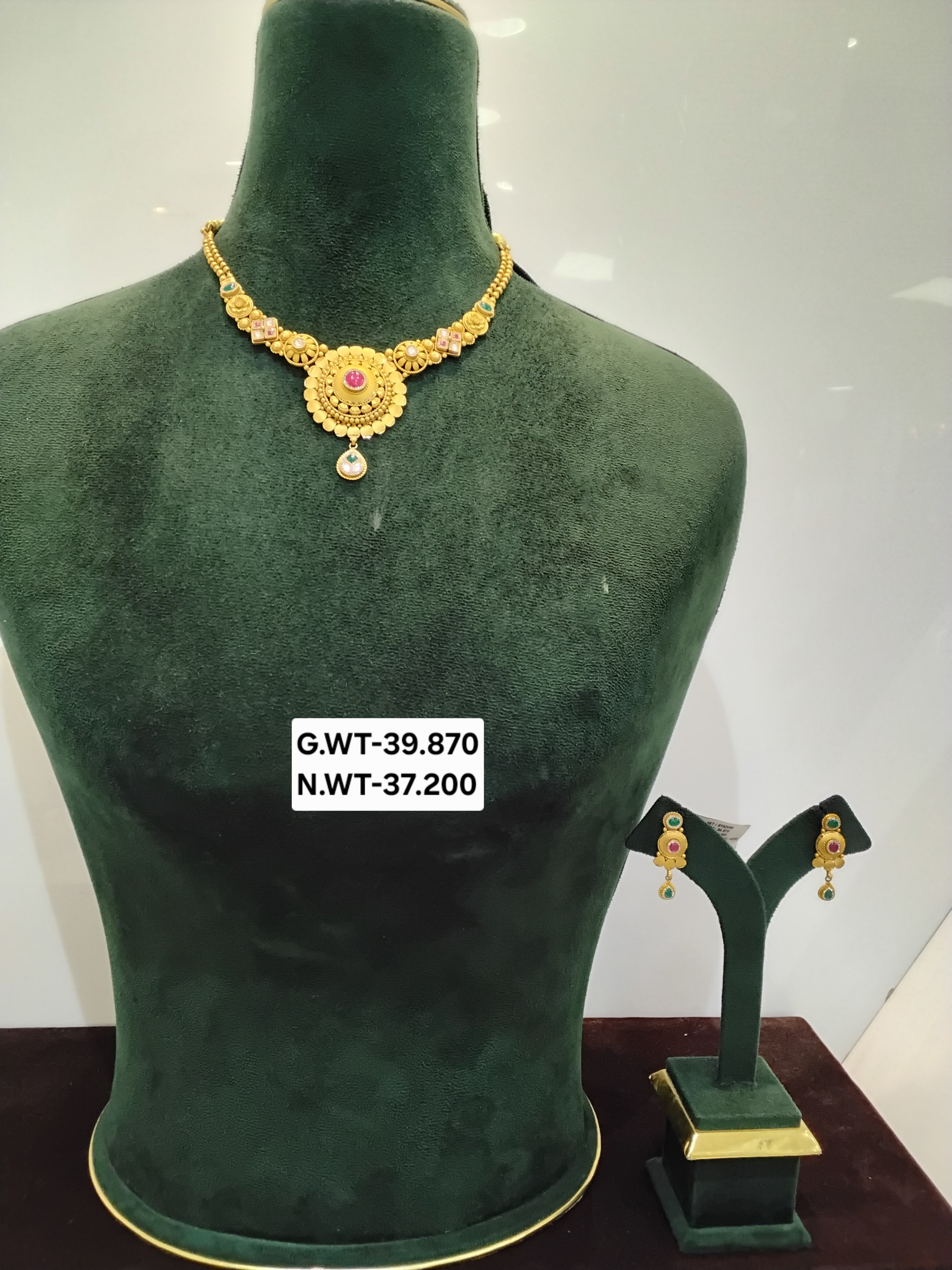 Necklace set 