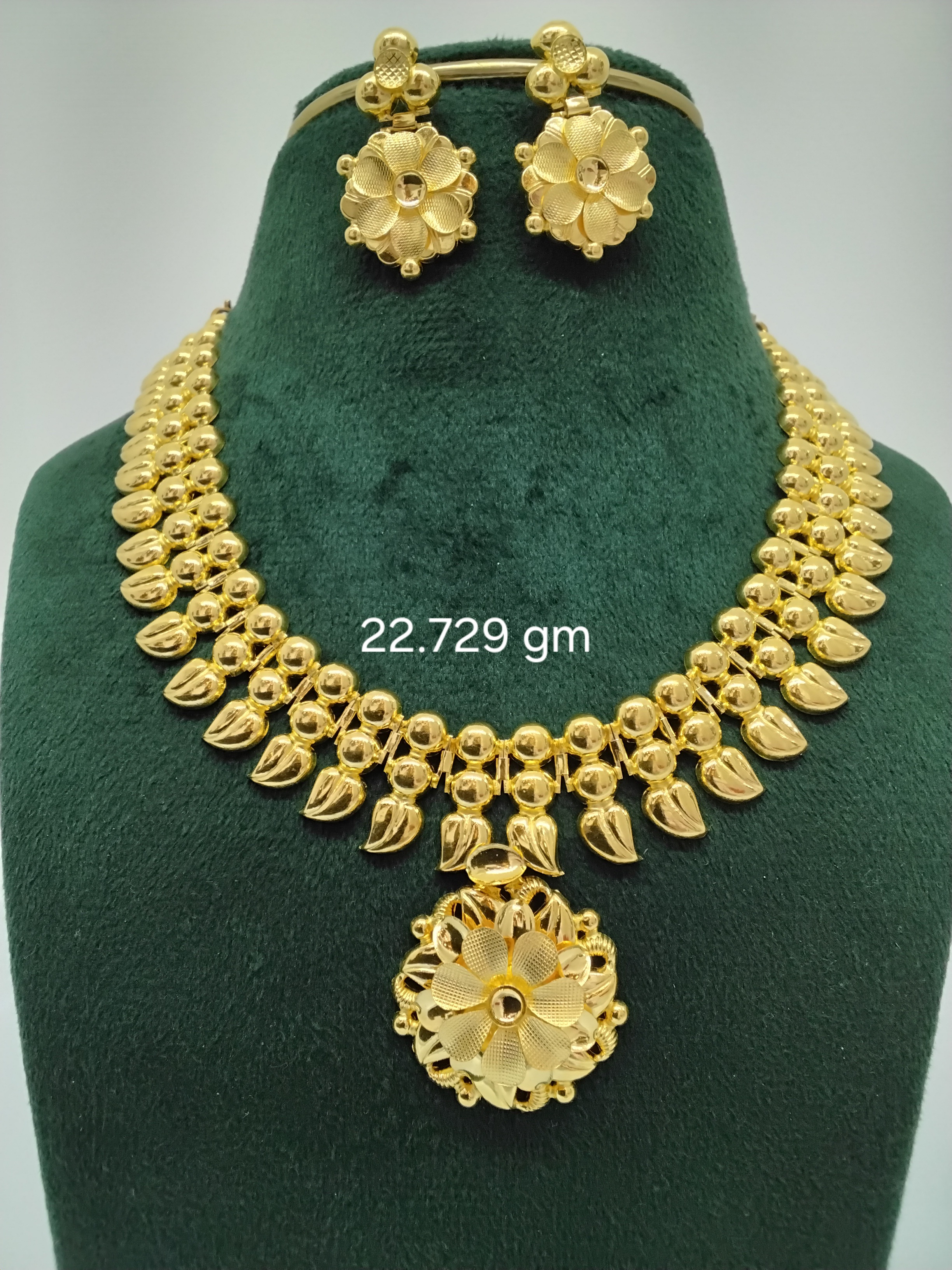 Necklace set 