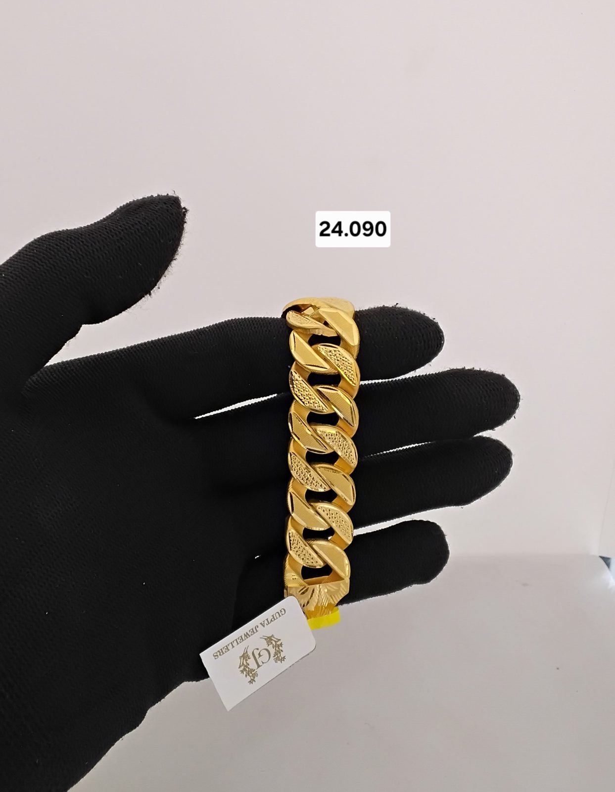 Gold bracelet 