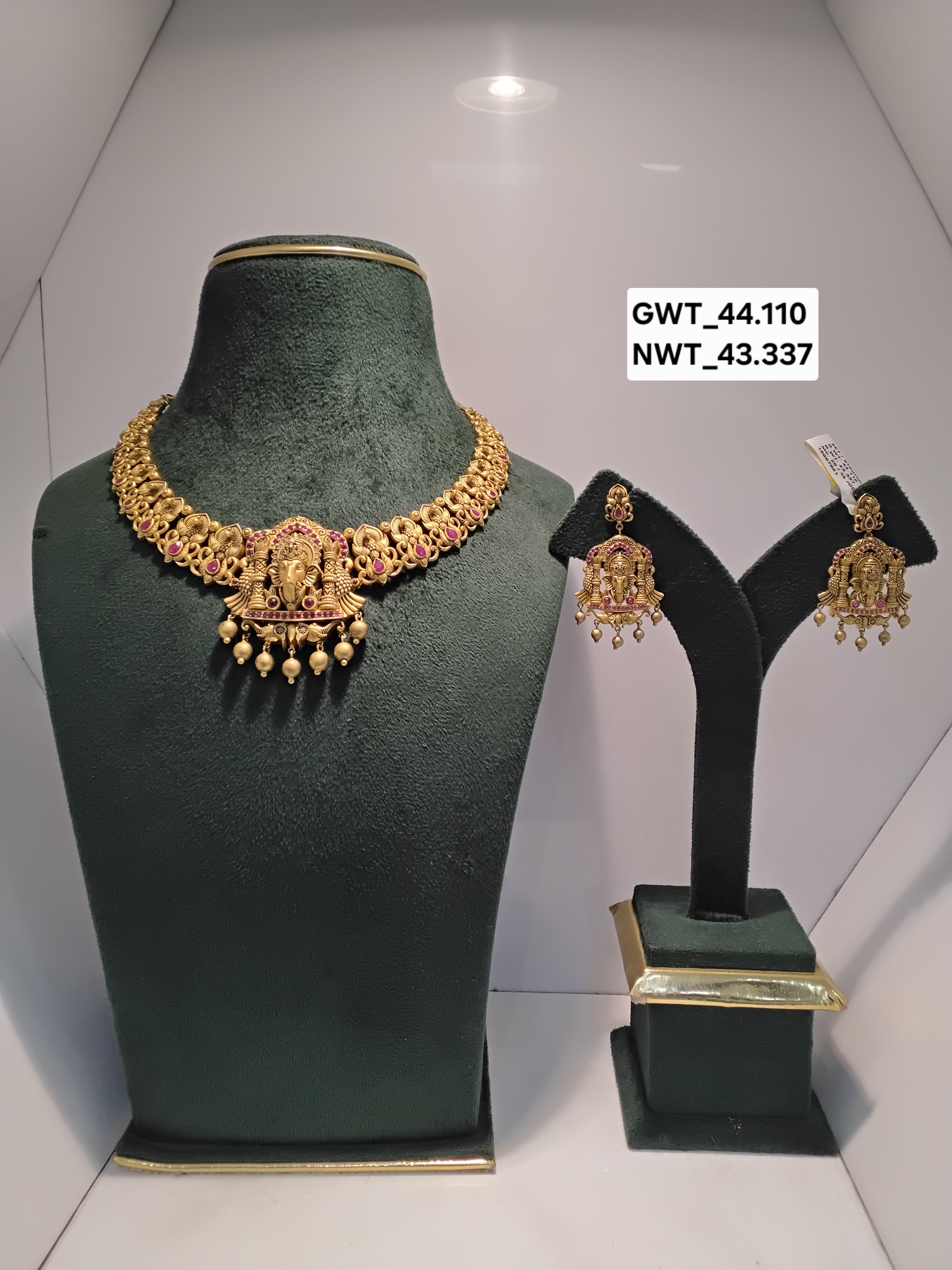 Necklace set 