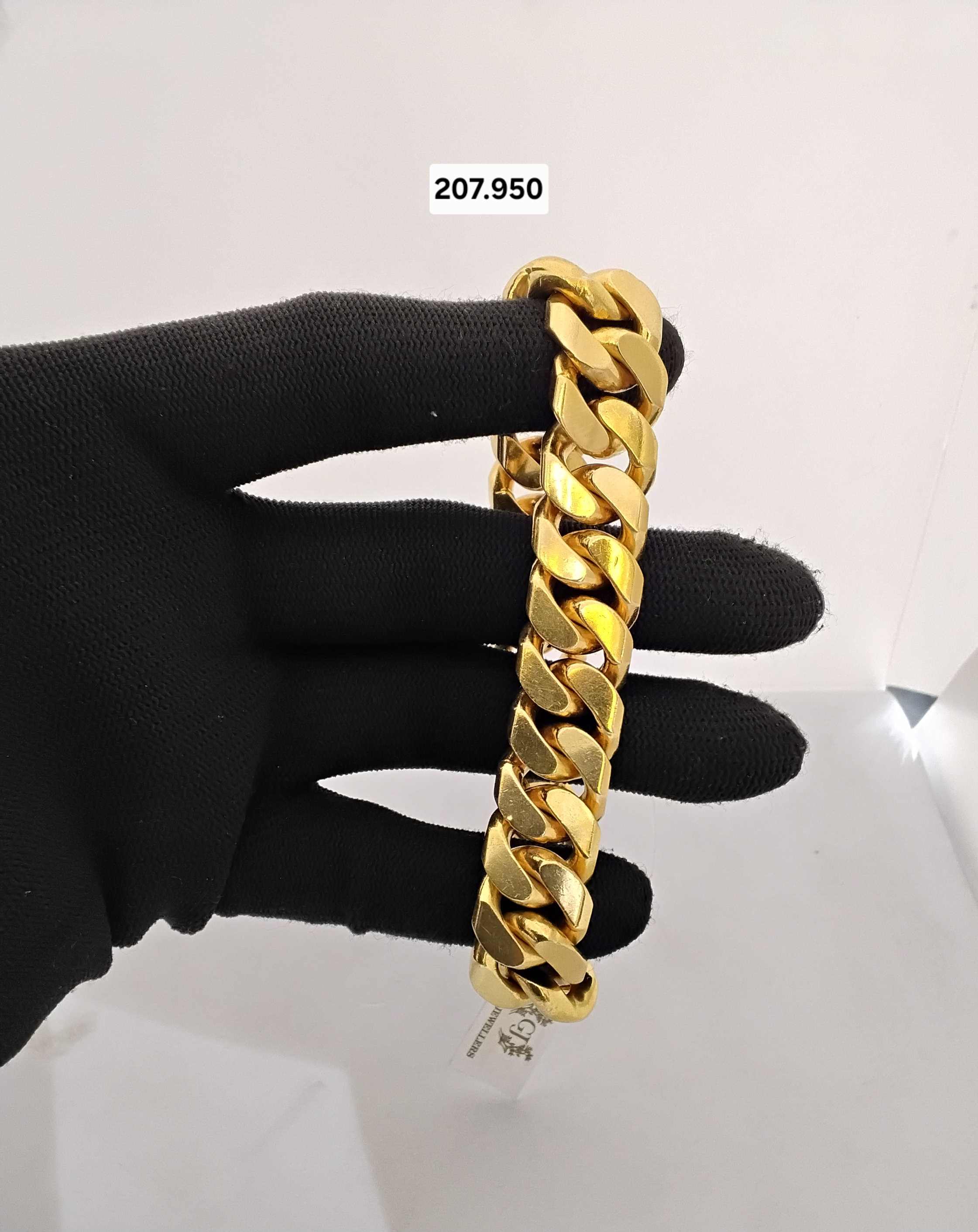 Gold bracelet 
