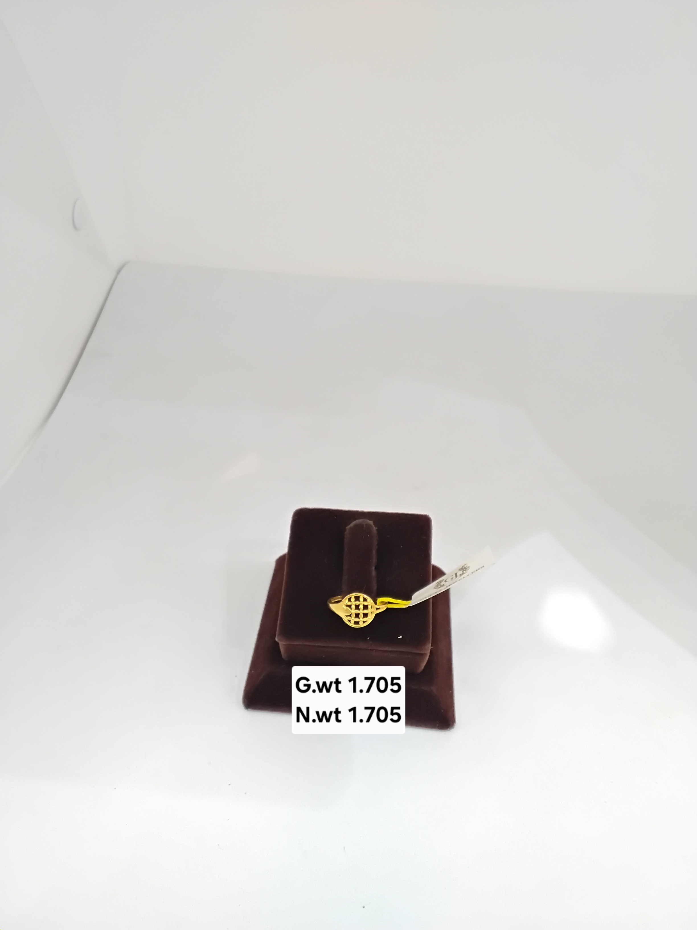 Ladies ring
