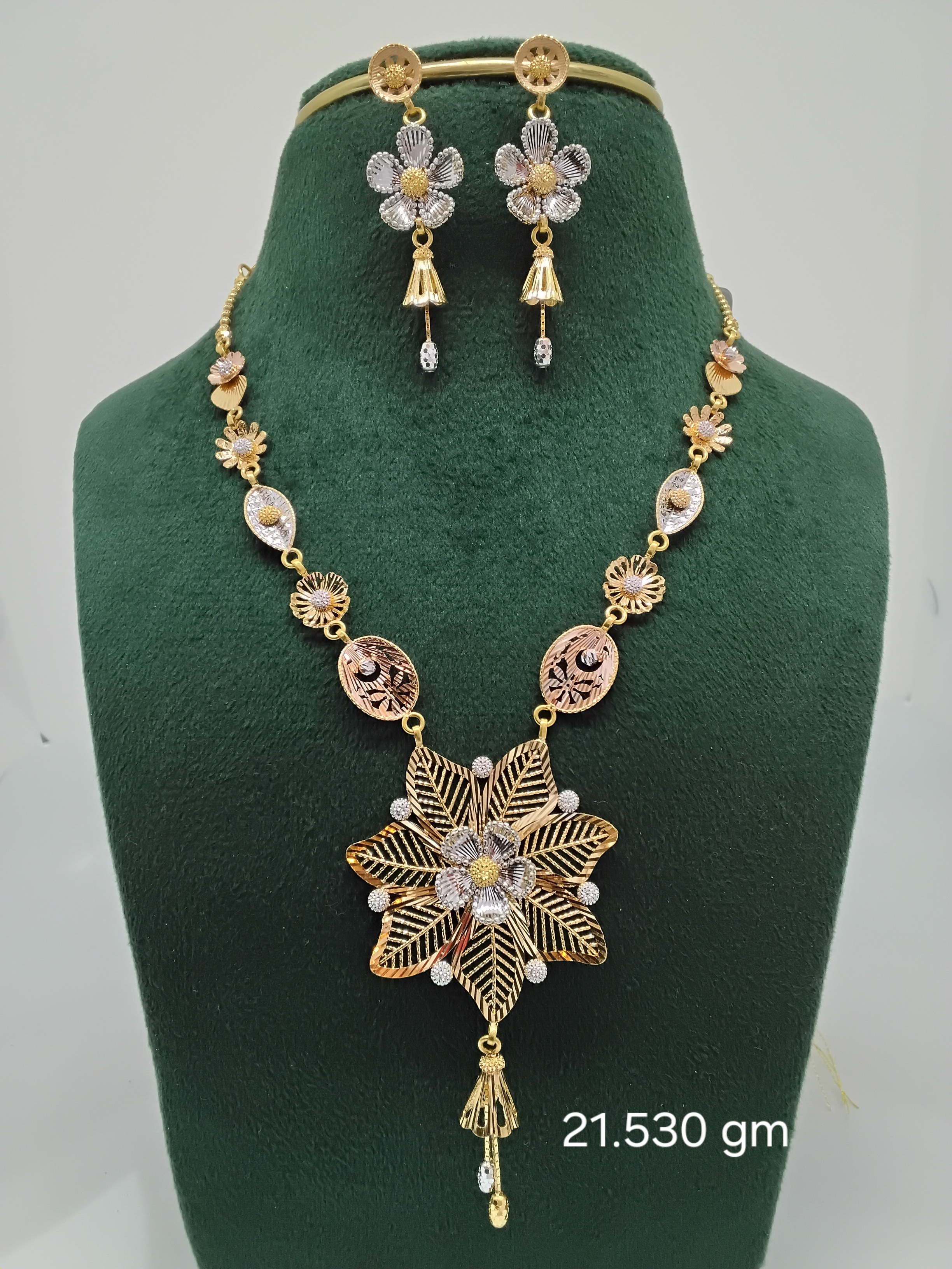 Necklace set 