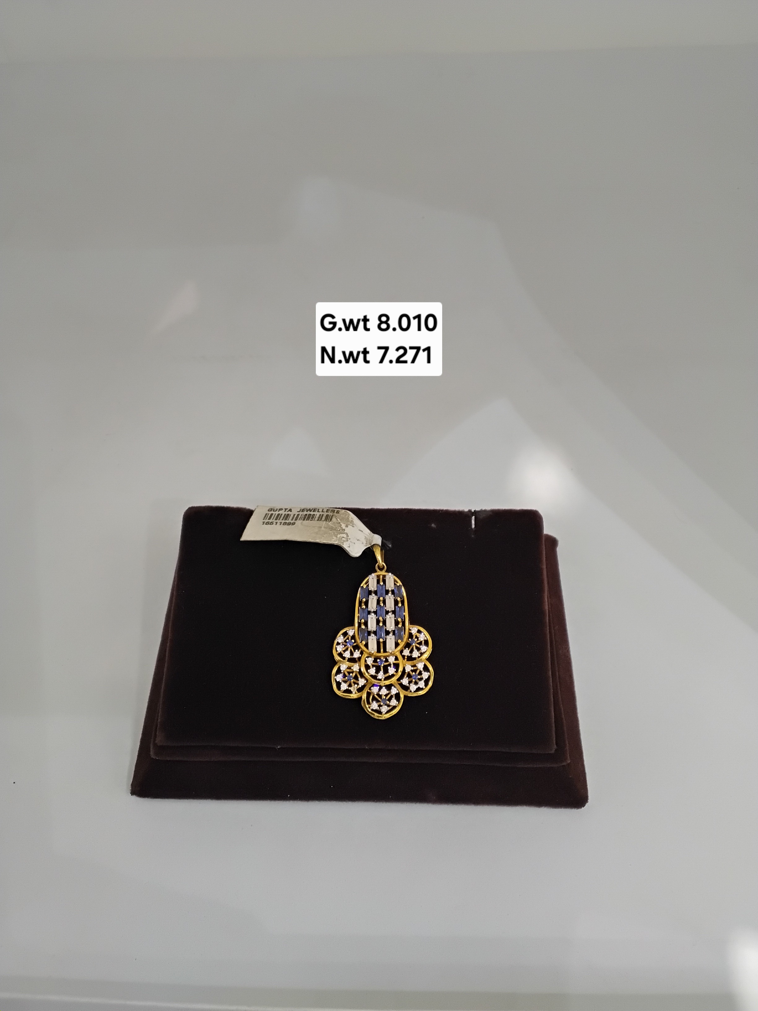 Traditional Gold Pendant 