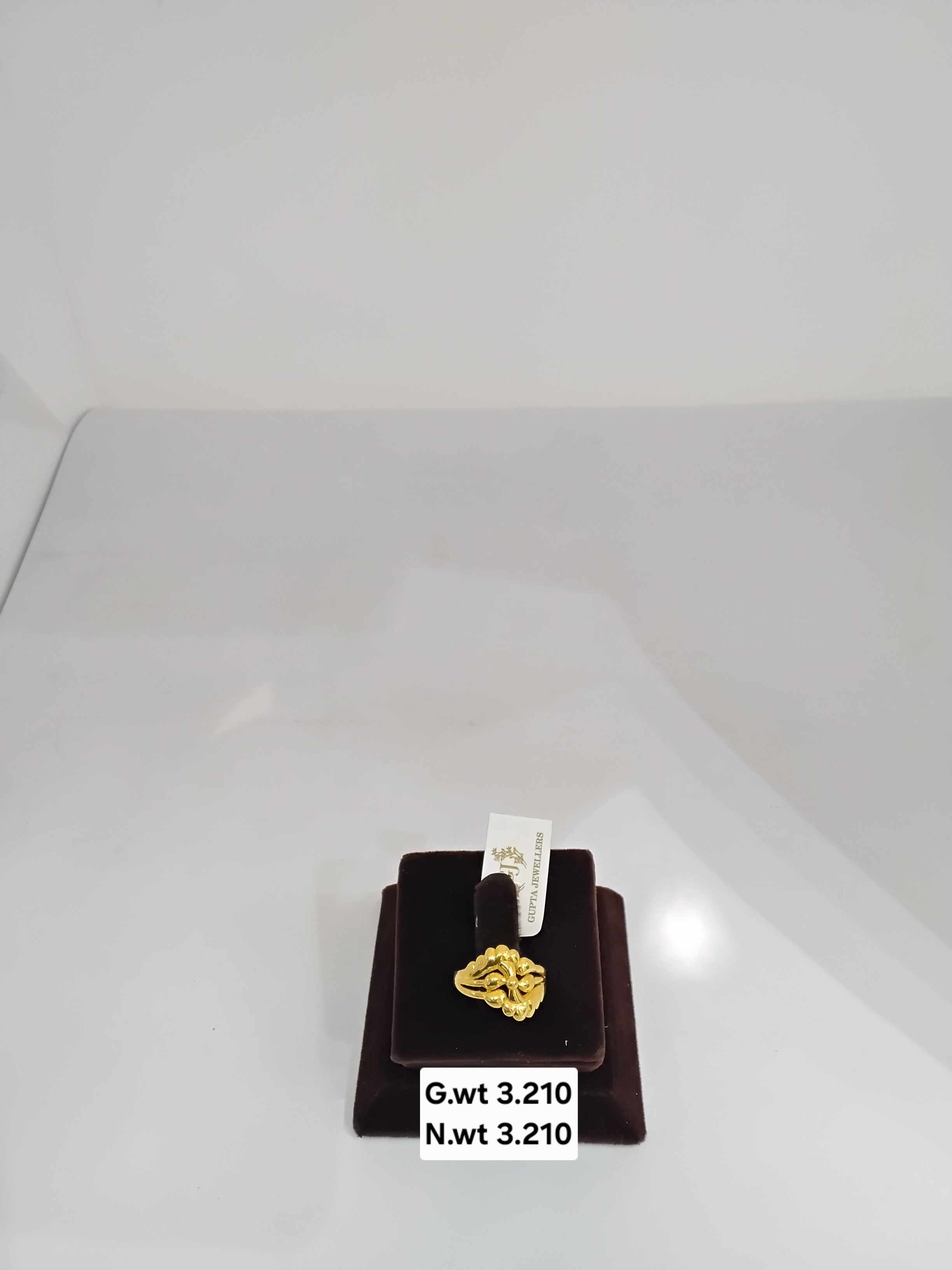 Ladies ring