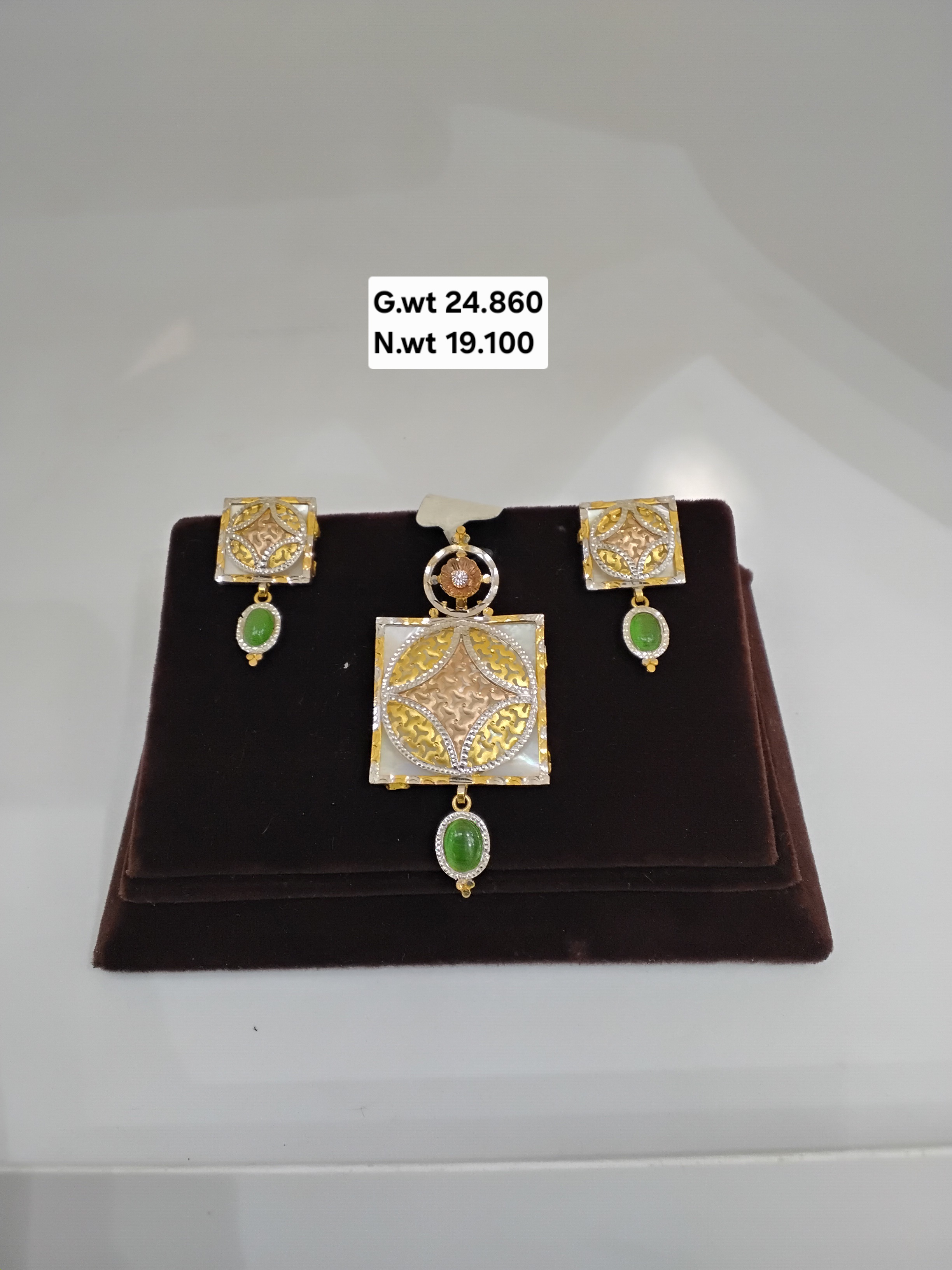 ANTIQUE PENDENT SET 