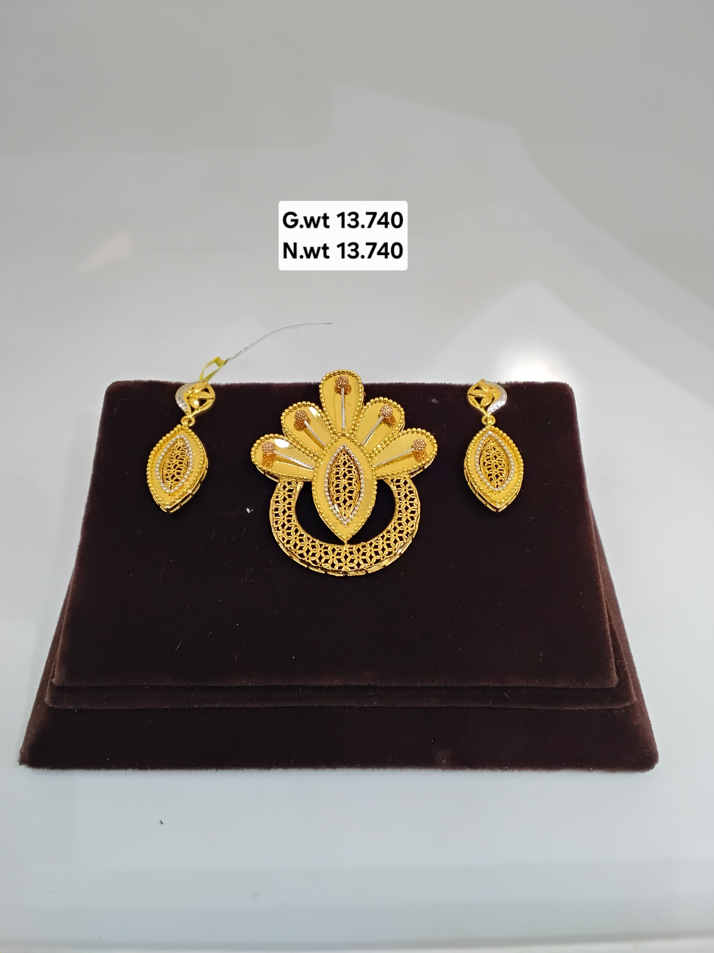 ANTIQUE PENDENT SET 