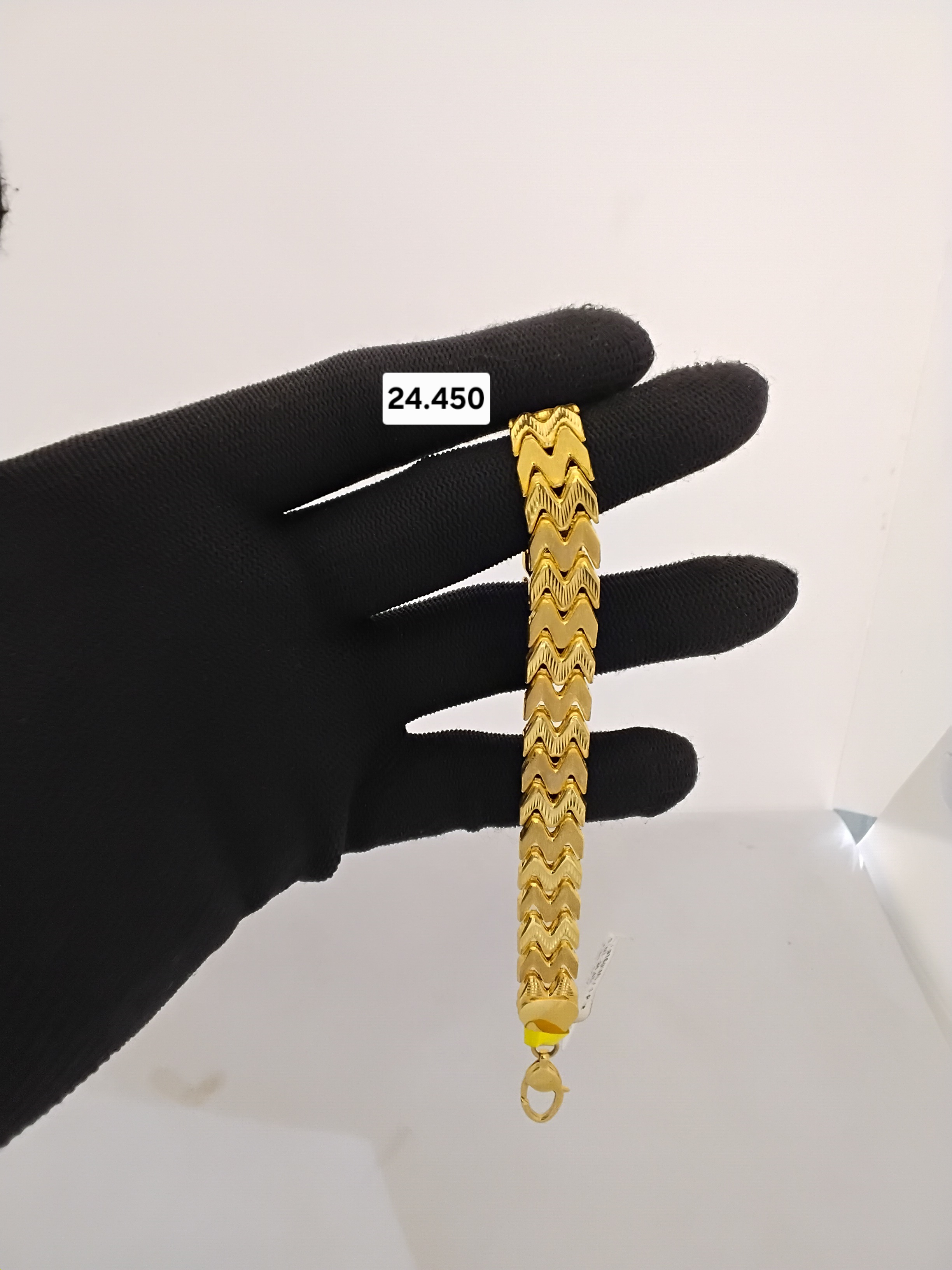 Gold bracelet 