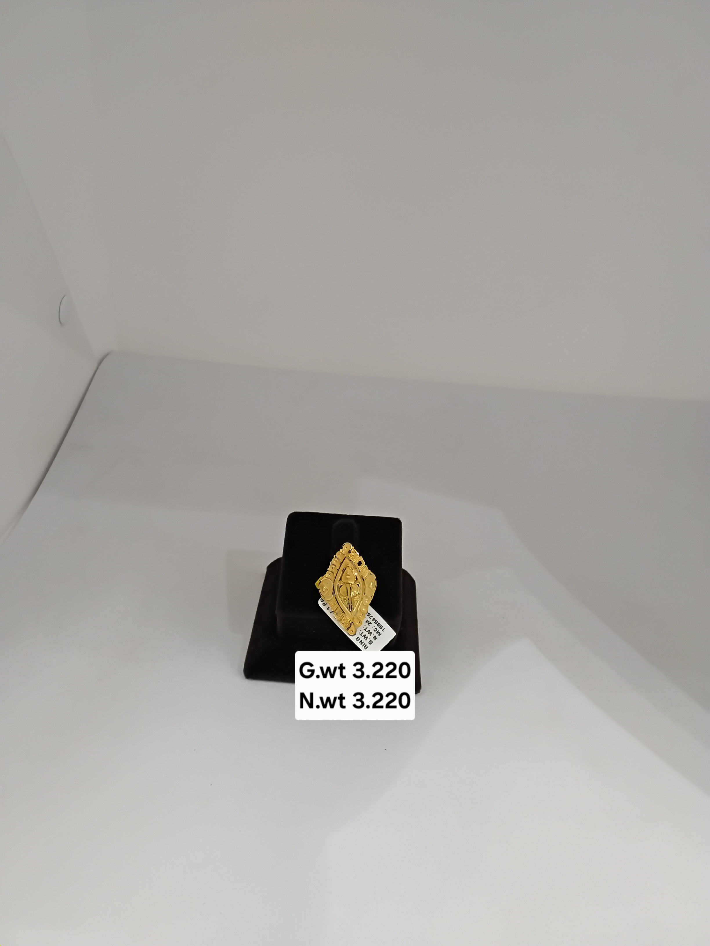Ladies ring