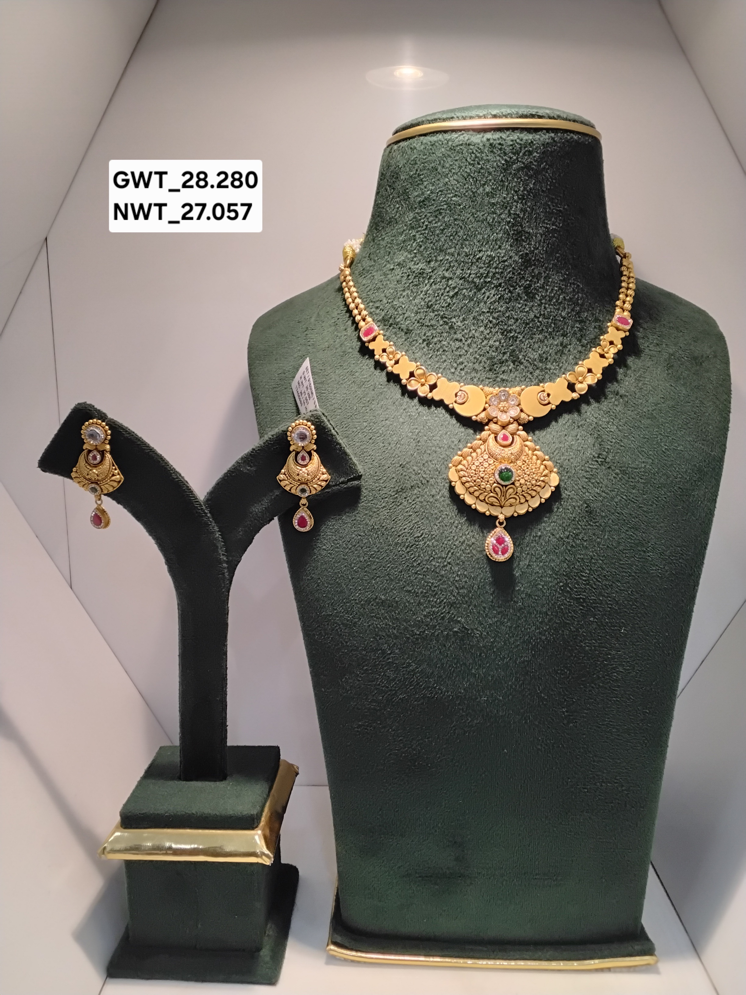 Necklace set 