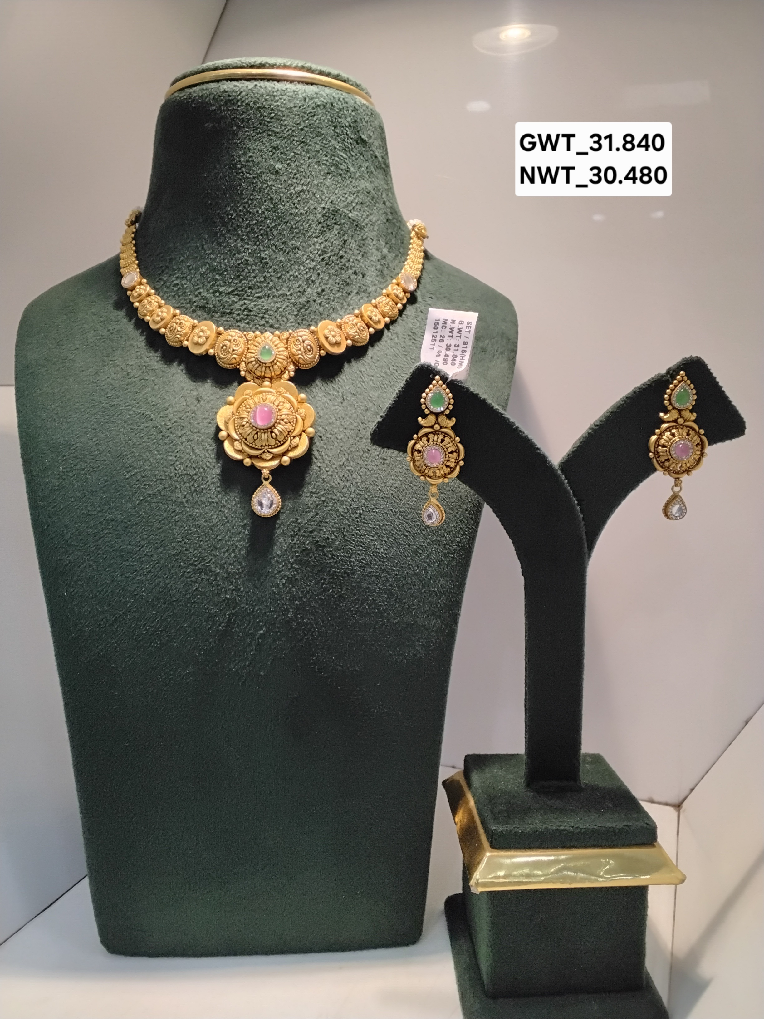 Necklace set 