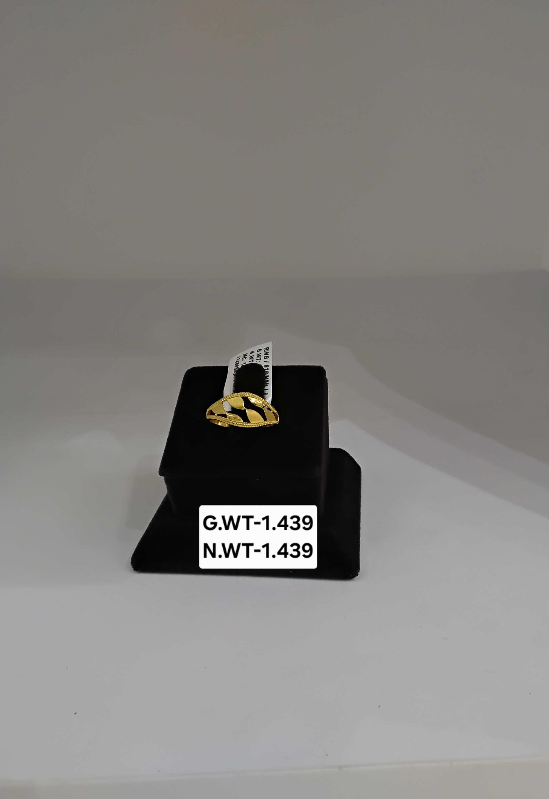 Ladies ring
