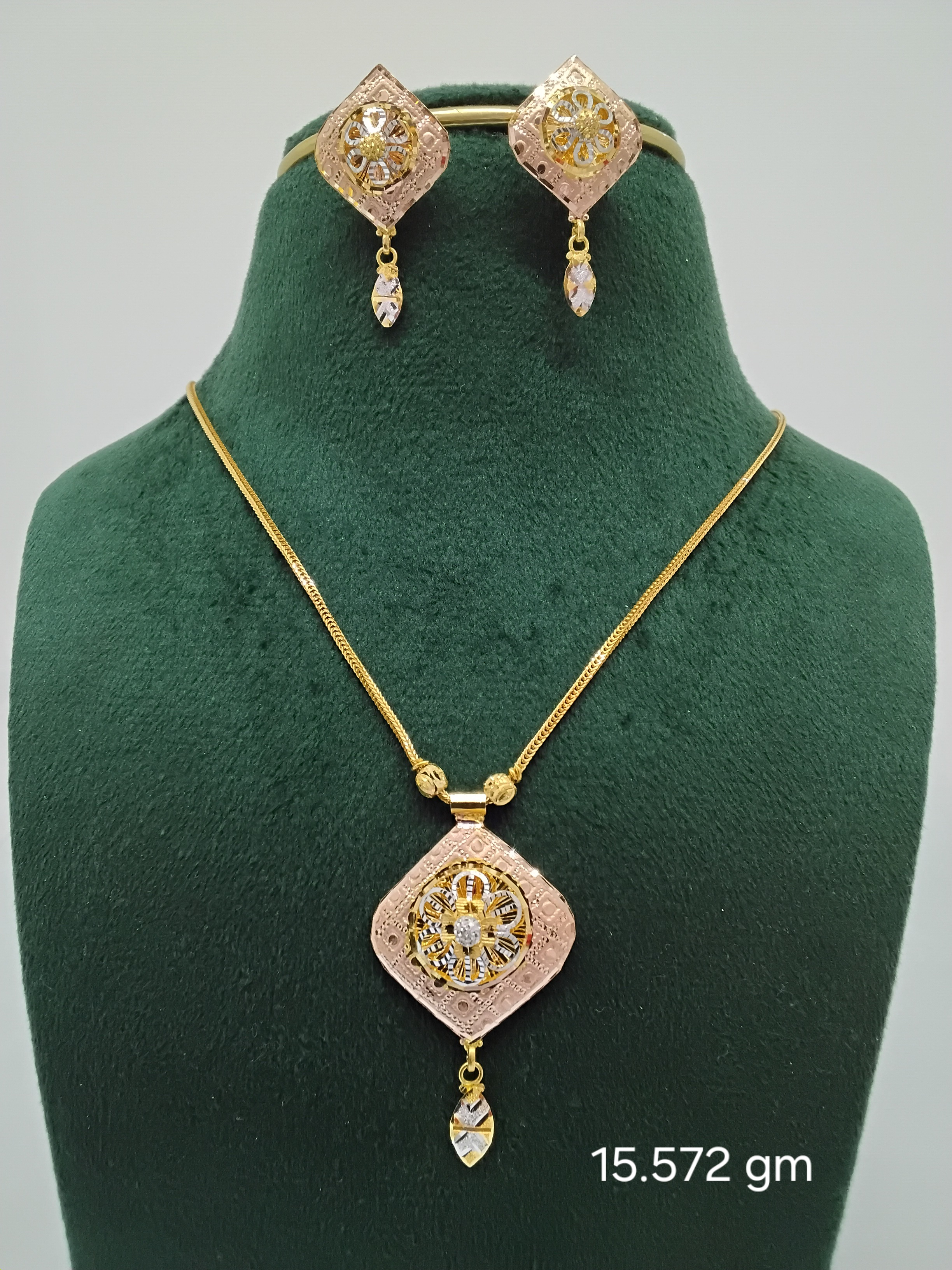 Necklace set 