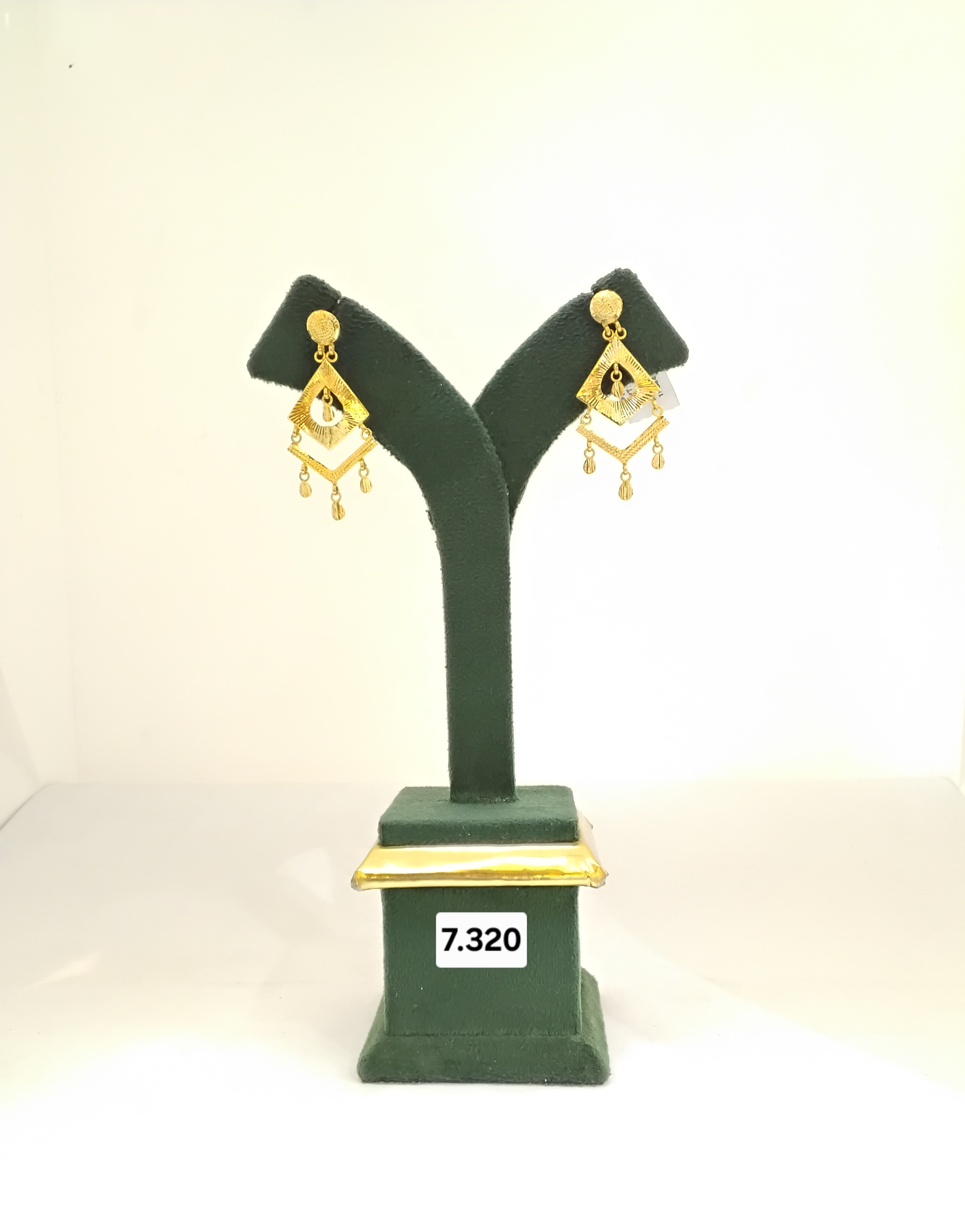 Gold jhumka