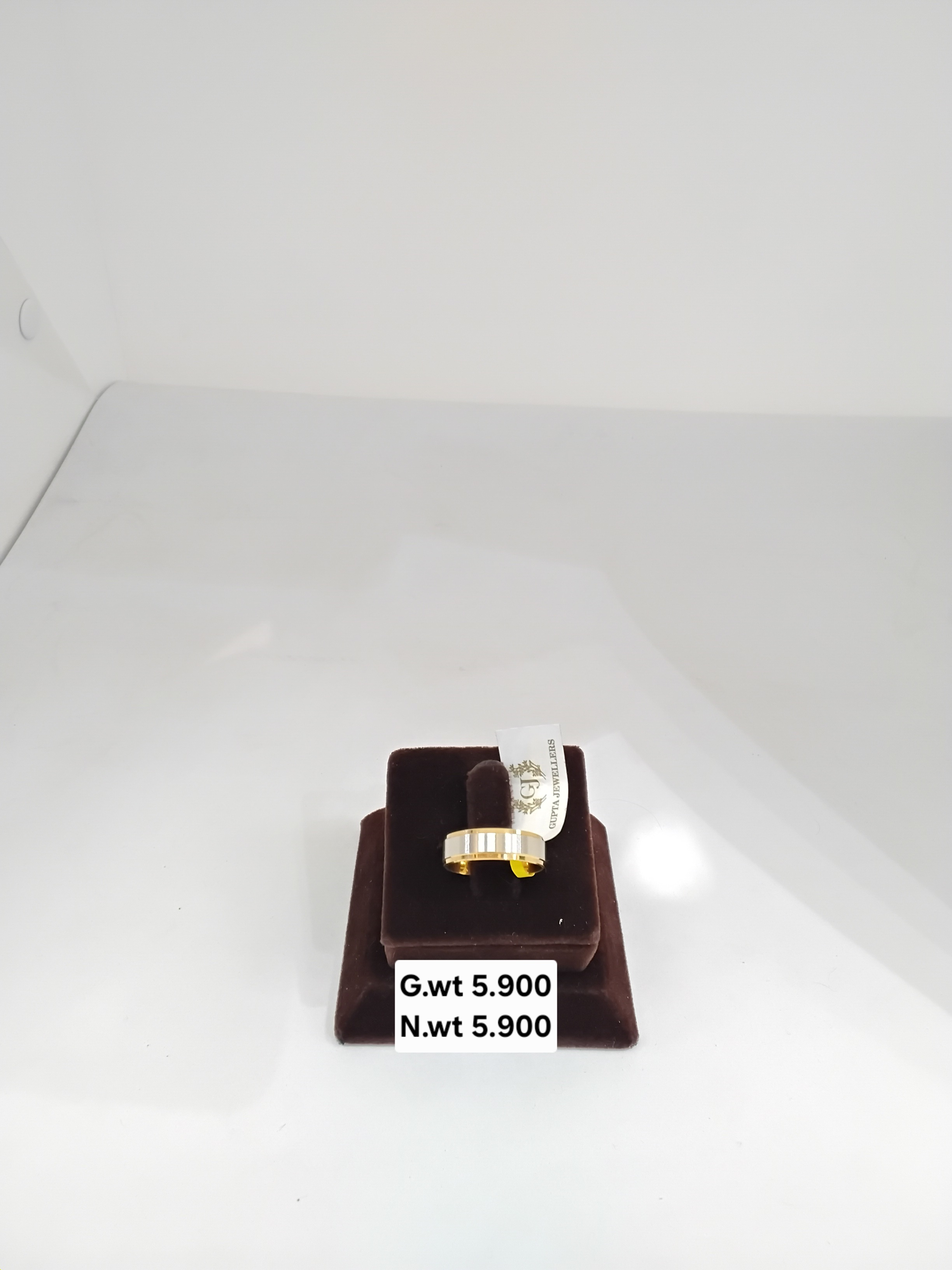 Ladies ring