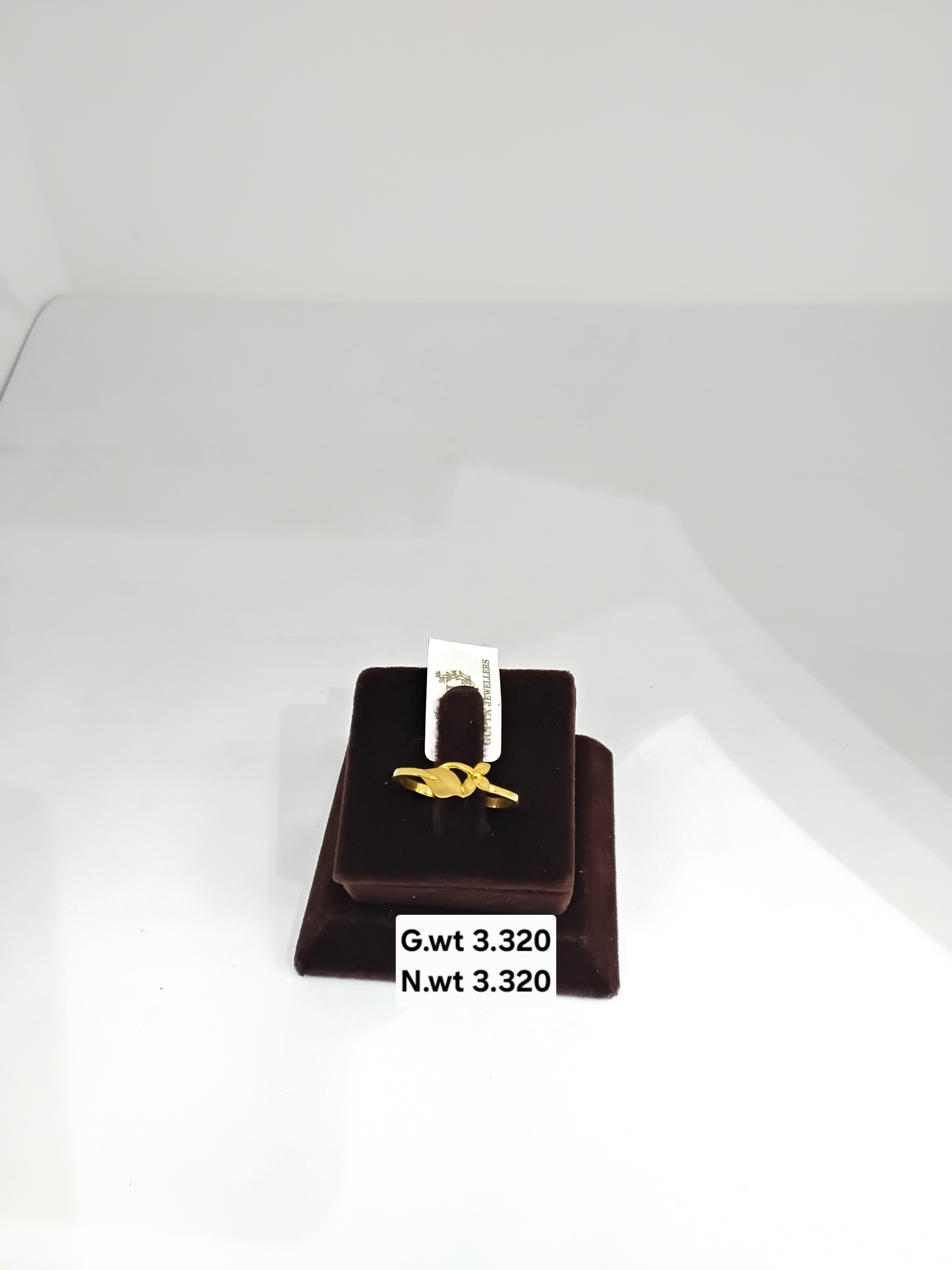 Ladies ring