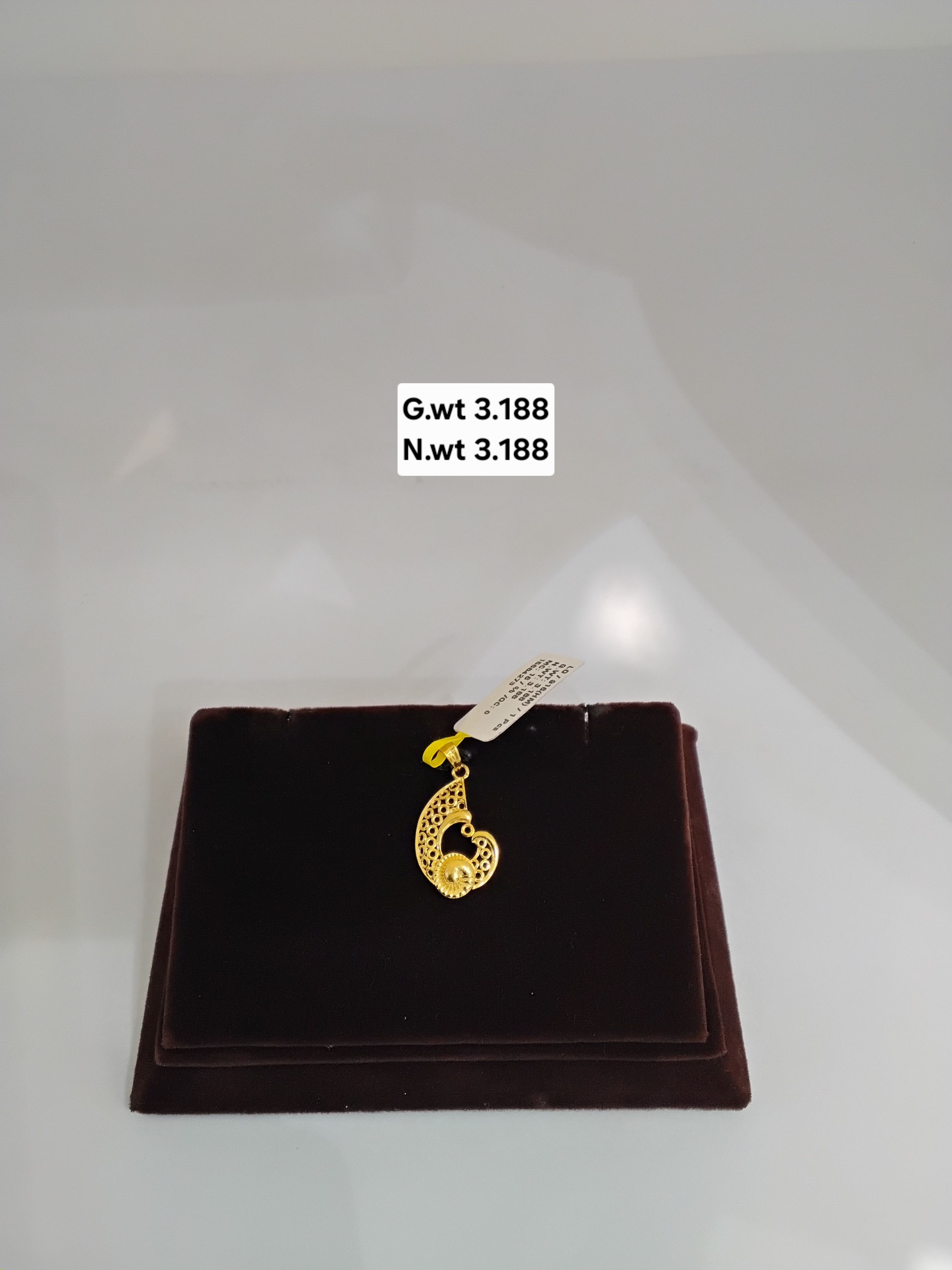 Paisley Gold Pendant
