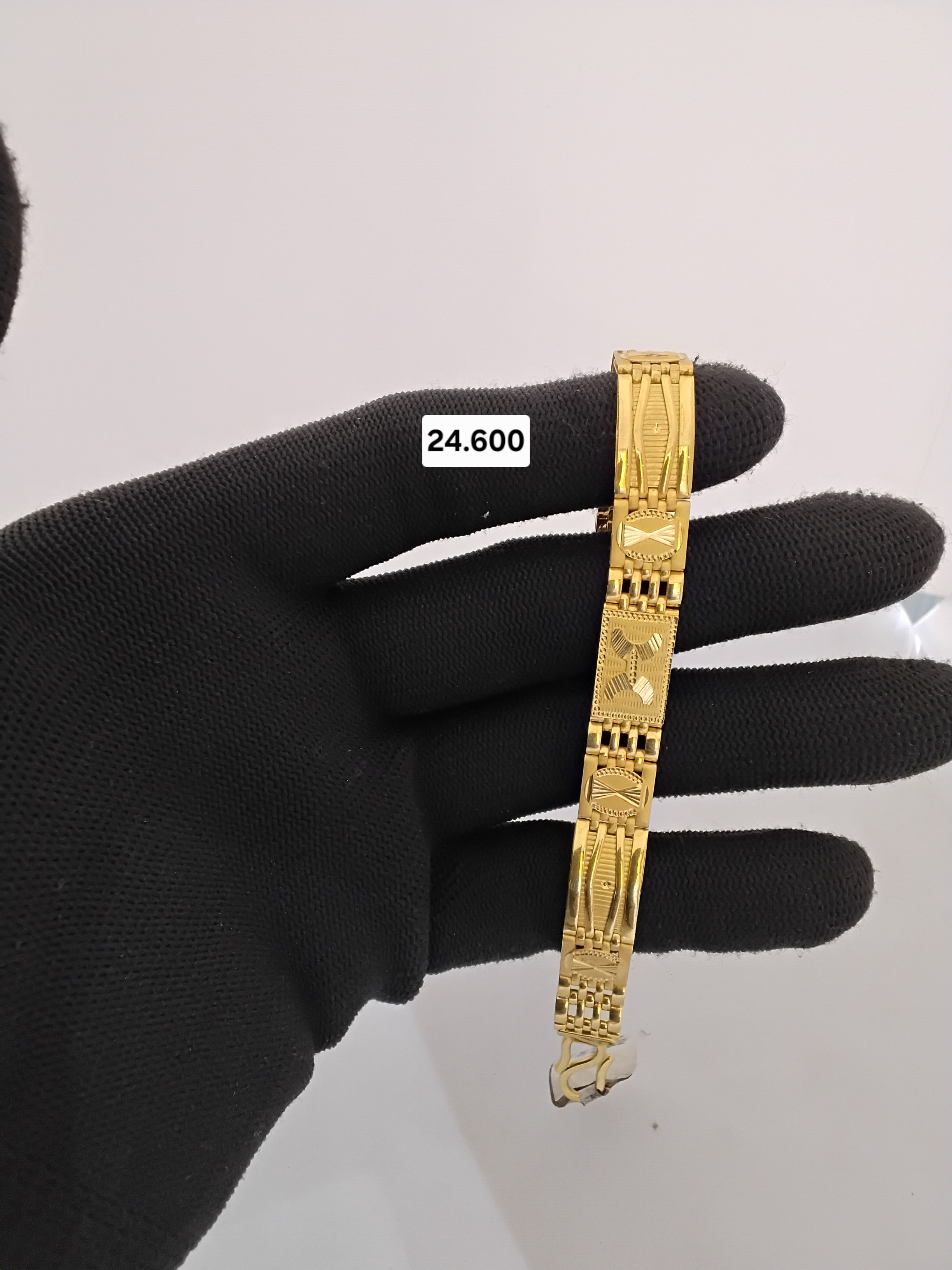 Gold bracelet 