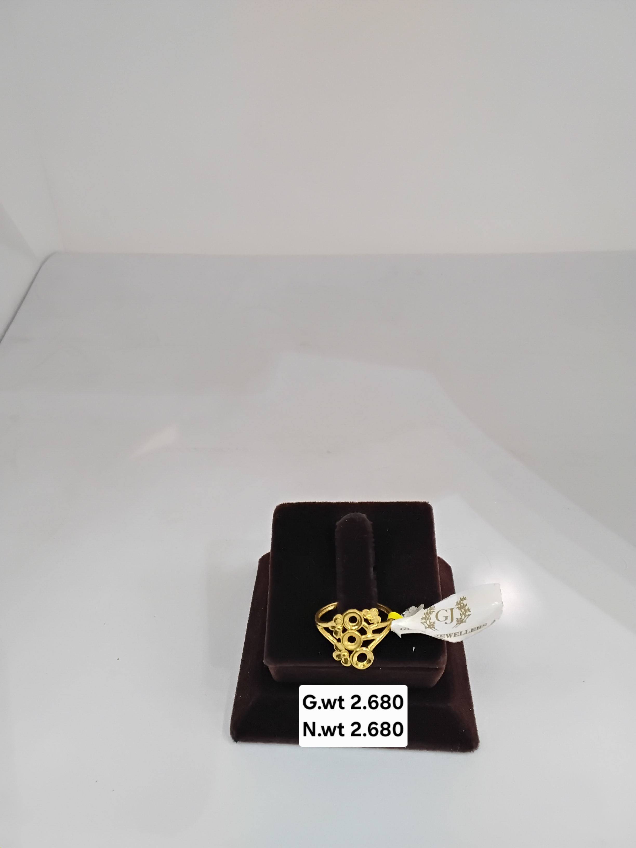 Ladies ring