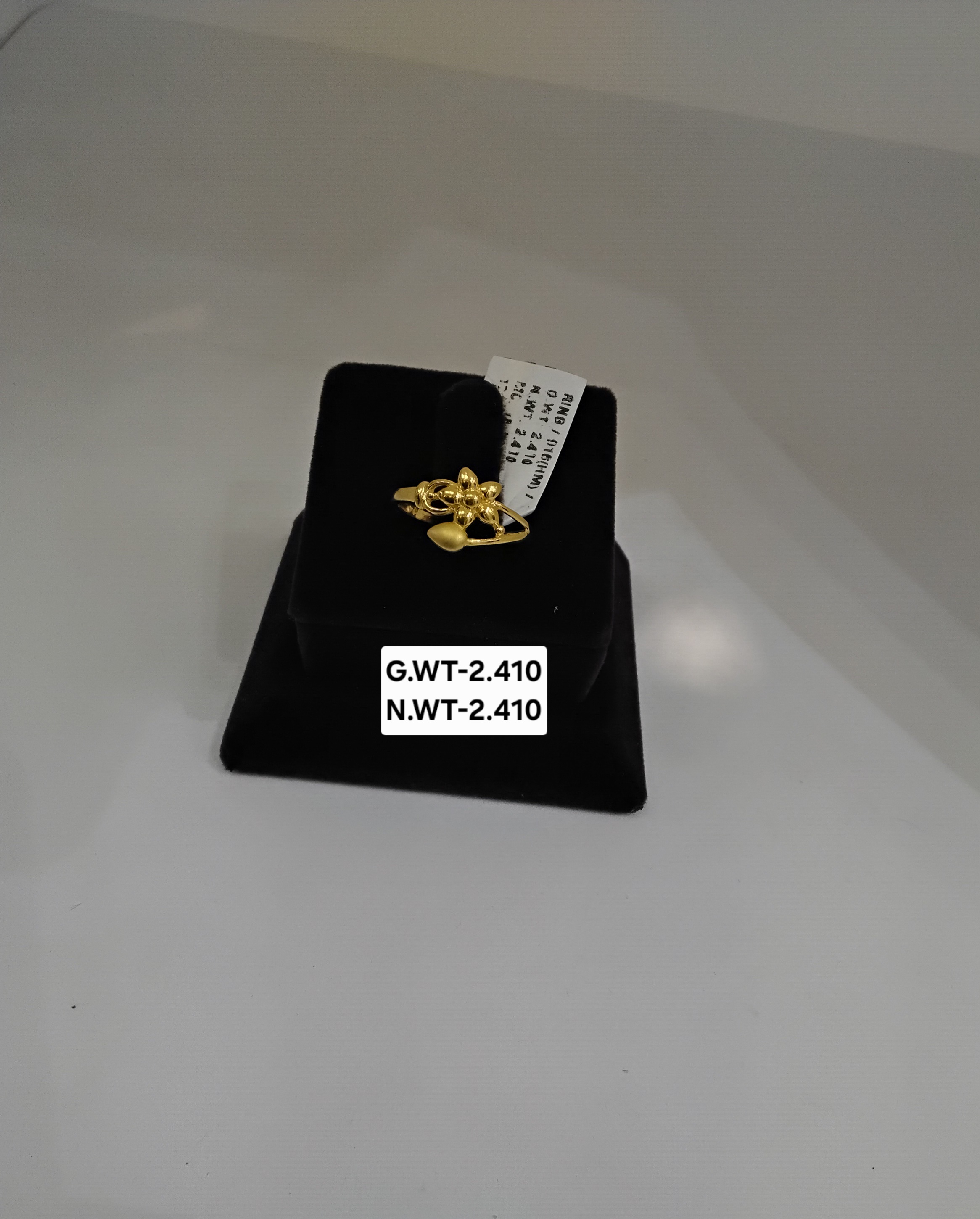 Ladies ring