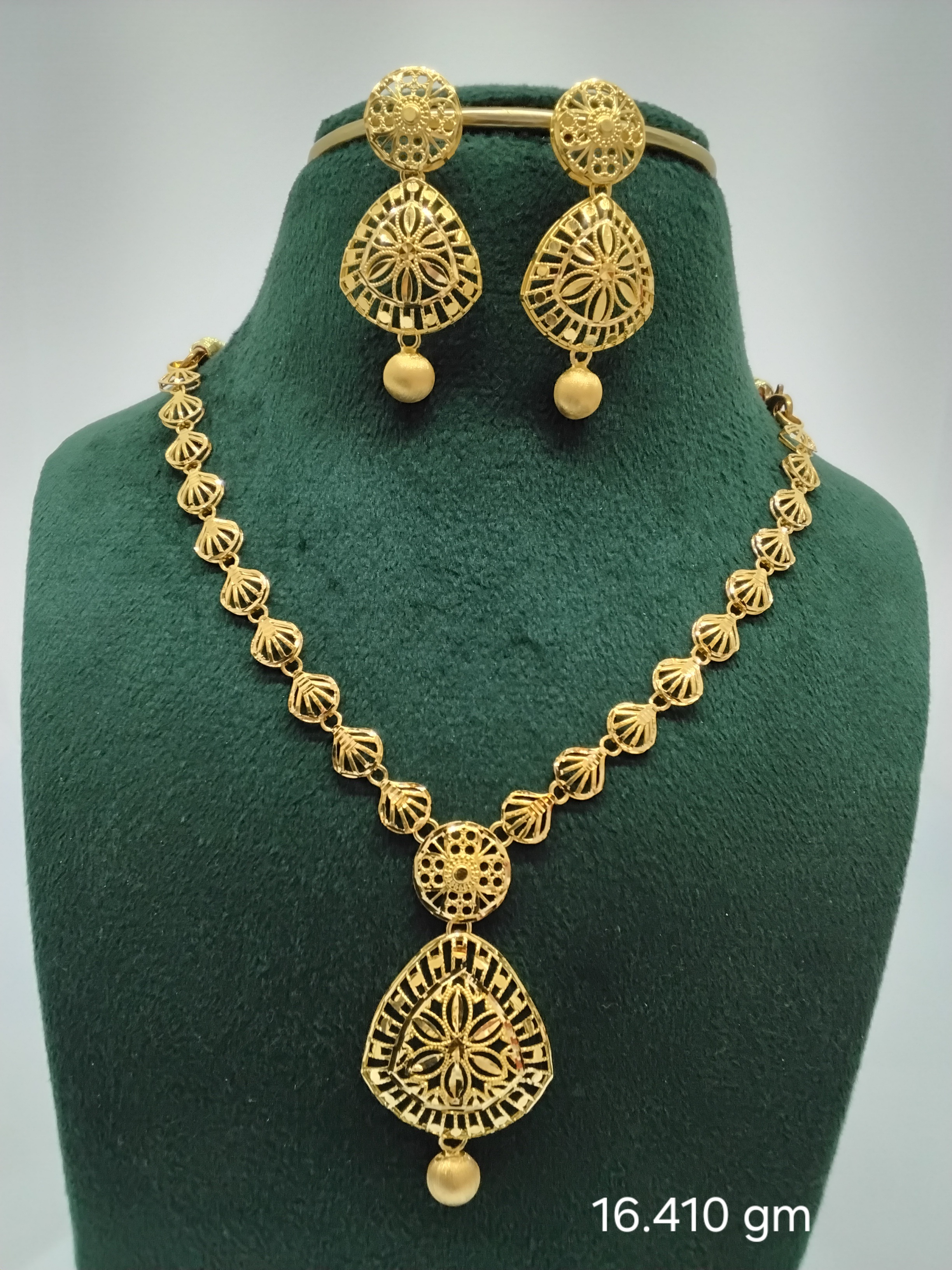 Necklace set 