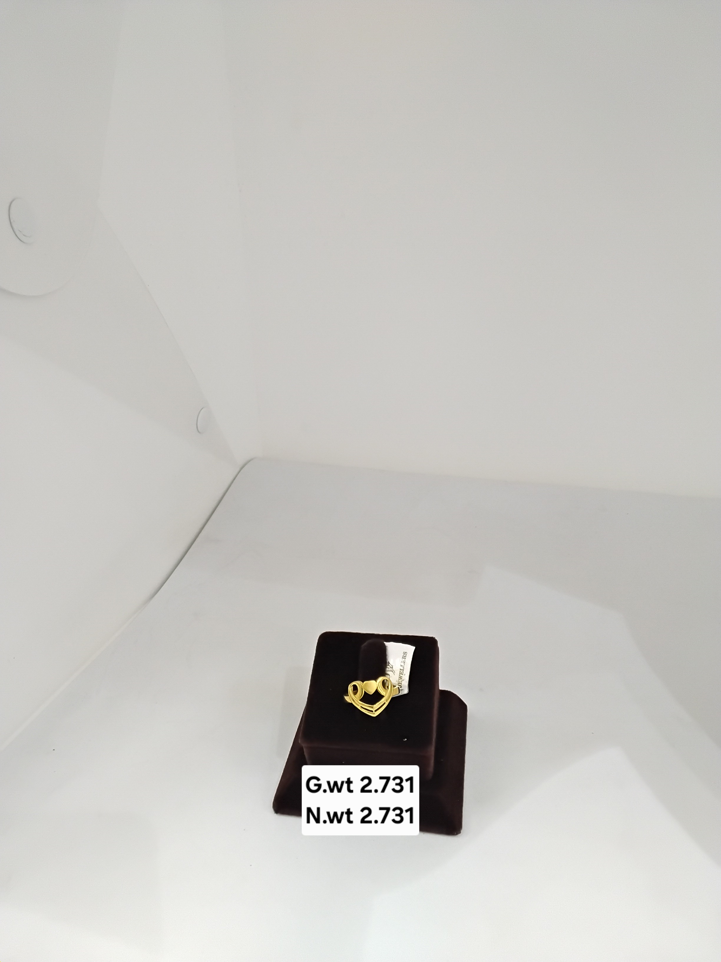 Ladies ring